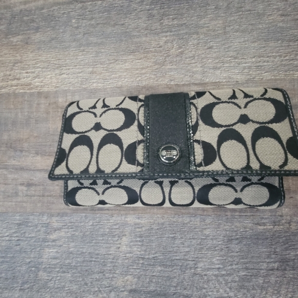 Coach Totes w/ Matching Accessories - Picture 14 of 16